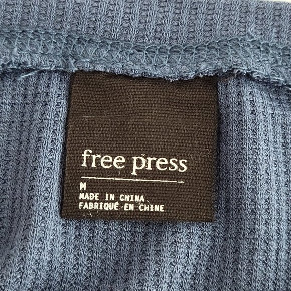 FREE PRESS Flirty Cozy graphic print t-shirt Sz M - Picture 6 of 7